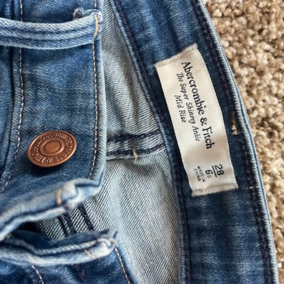 Abercrombie The Super Skinny Ankle - Size 6 SHORT - Picture 2 of 3